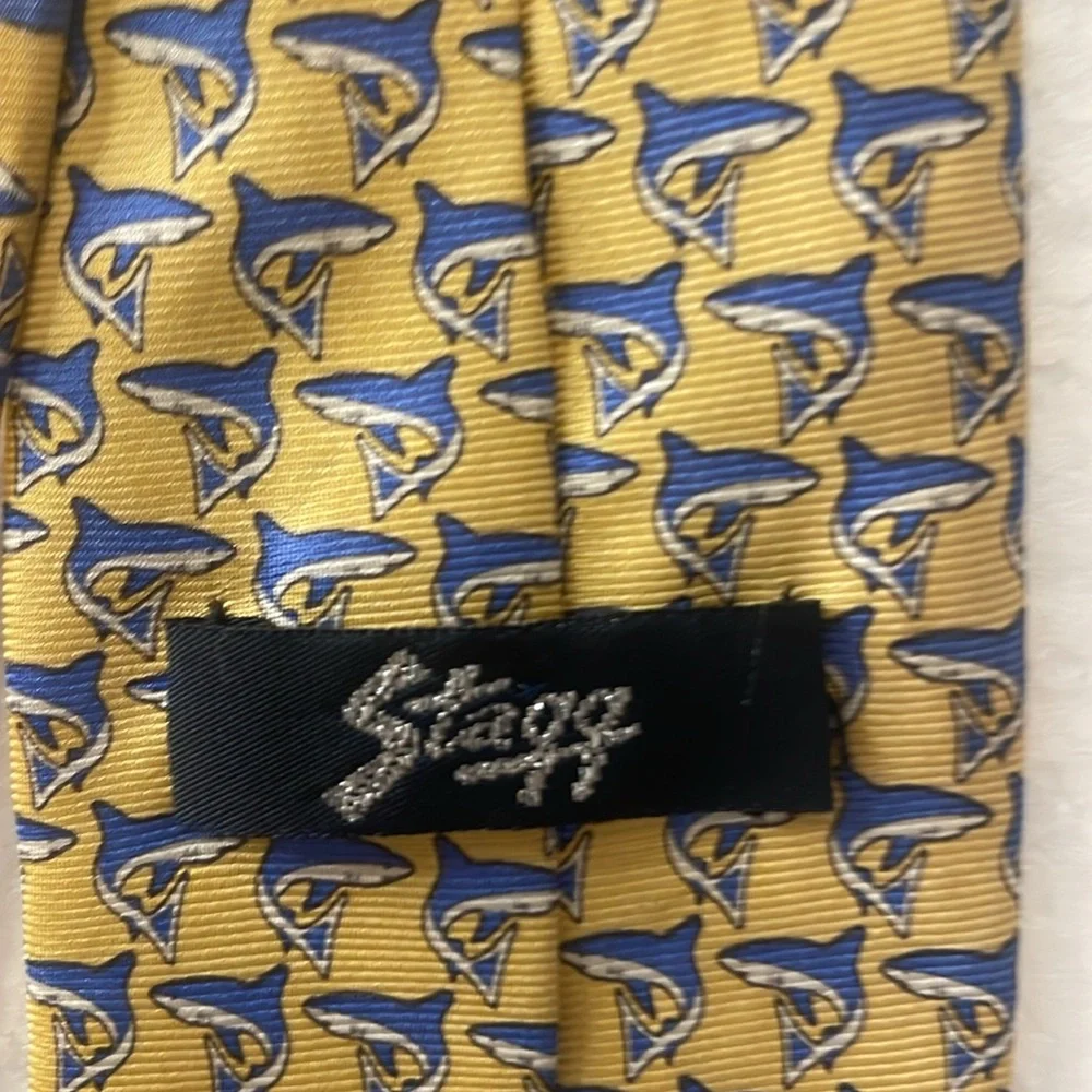 Y2K Stagg shark Pattern Zipper Tie yellow blue easy to put on takeoff adjustable